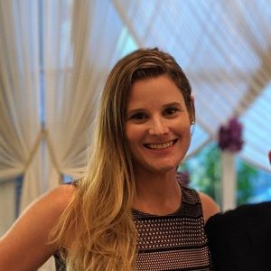 Meet your Posher, Elizabeth